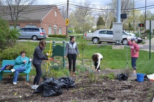 Des Fleurs members design and maintain the landscape at Inloes Park.